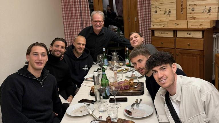 Locatelli a cena con gli “interisti”: scoppia il caso social