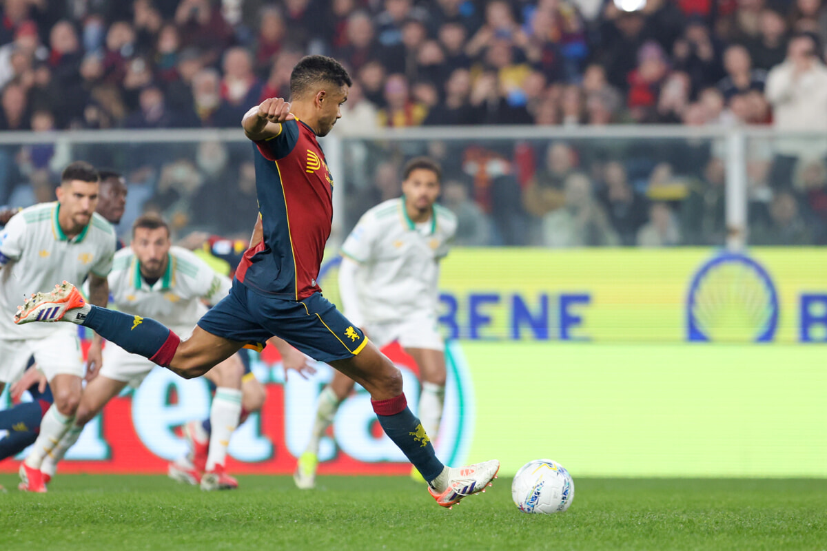 La Roma cade, il Genoa fa festa: De Rossi batte Gasp 2-1