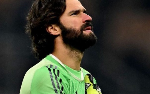 I primi colpi della nuova Juve: Alisson ed Ederson
