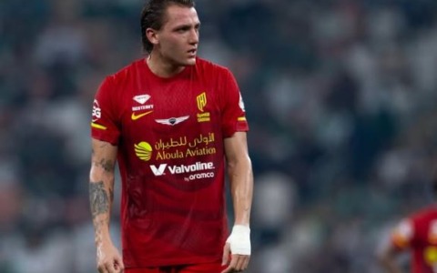 Grave infortunio per Retegui: frattura della tibia