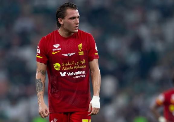 Grave infortunio per Retegui: frattura della tibia