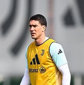 Vlahovic-Juventus, il rinnovo resta in bilico