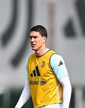 Vlahovic-Juventus, il rinnovo resta in bilico