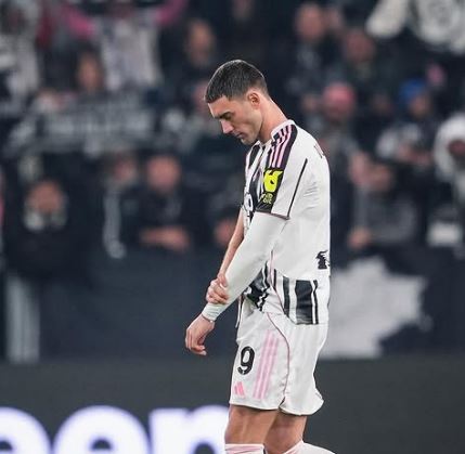 Rebus Vlahovic: rinnovo in stallo, il Milan tenta l’assalto