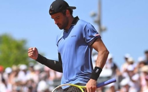 Berrettini, Cobolli e Arnaldi avanzano al Roland Garros