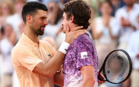 Djokovic shock, Fonseca firma l’impresa in rimonta
