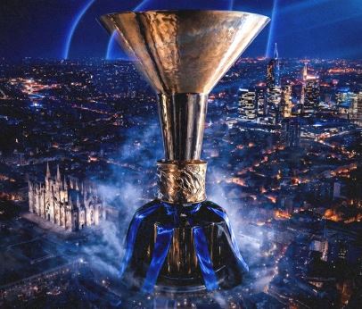 Inter, festa scudetto in Duomo fino a notte fonda