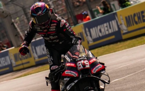 Martin vince a Le Mans: tripletta Aprilia