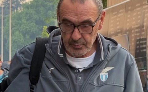 Sarri e il derby alle 12.30: “Mi siedo in panchina, poi mi alzo e vado via”