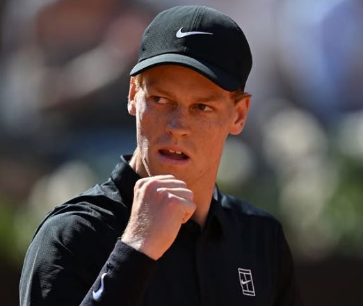 Sinner batte Rublev e vola in semifinale