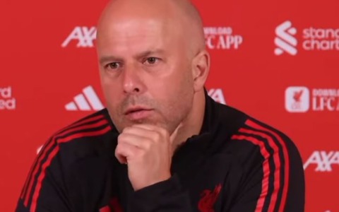 Slot non ha dubbi: “Sarò allenatore del Liverpool anche l’anno prossimo”