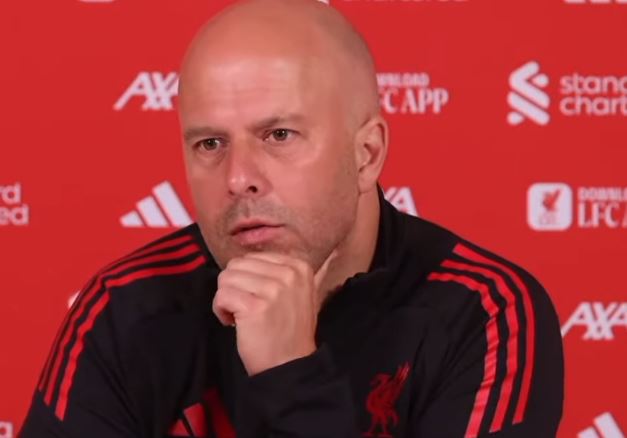 Slot non ha dubbi: “Sarò allenatore del Liverpool anche l’anno prossimo”