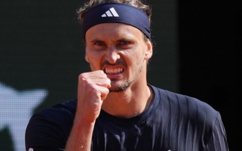 Cobolli sfiora l’impresa, ma il Roland Garros va a Zverev