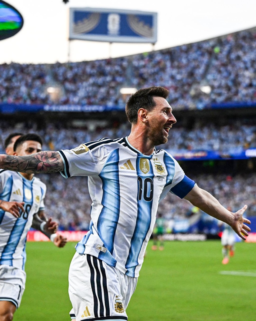 Messi nella leggenda: tripletta all’Algeria e record eguagliato